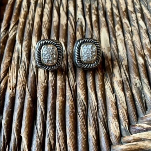 ✨✨ Classic Cushion Style w Rhinestone Post Earrings ✨ - Picture 3 of 5